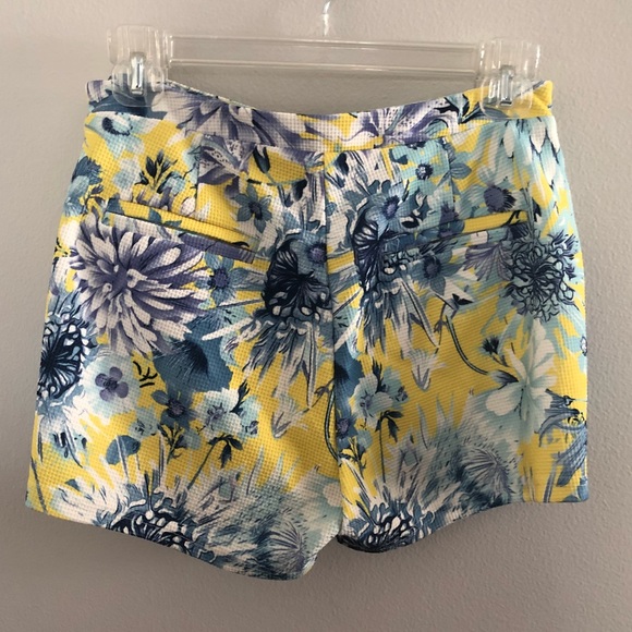 JOA Printed Shorts with Front Tie - Small - Picture 4 of 5